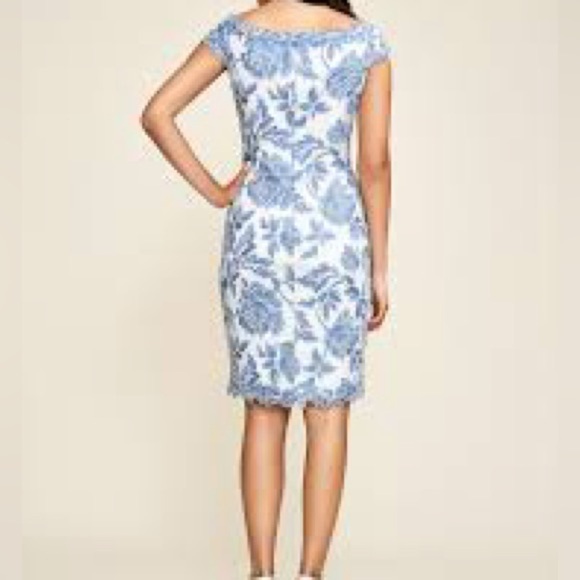 Tadashi Shoji, FARRAH DRESS,($498)Low V-Neck,Truly Gorgeous Work of Art,Size 10P - Picture 3 of 12